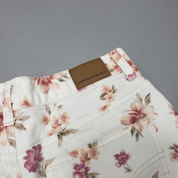 AEO denim white flower mid rise shorts women's size 0 - Picture 4 of 10